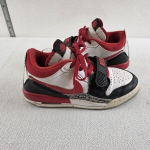 Nike Air Jordan Gym Shoe Legacy 312 Low Sneaker Shoes Black Red Youth Size 5